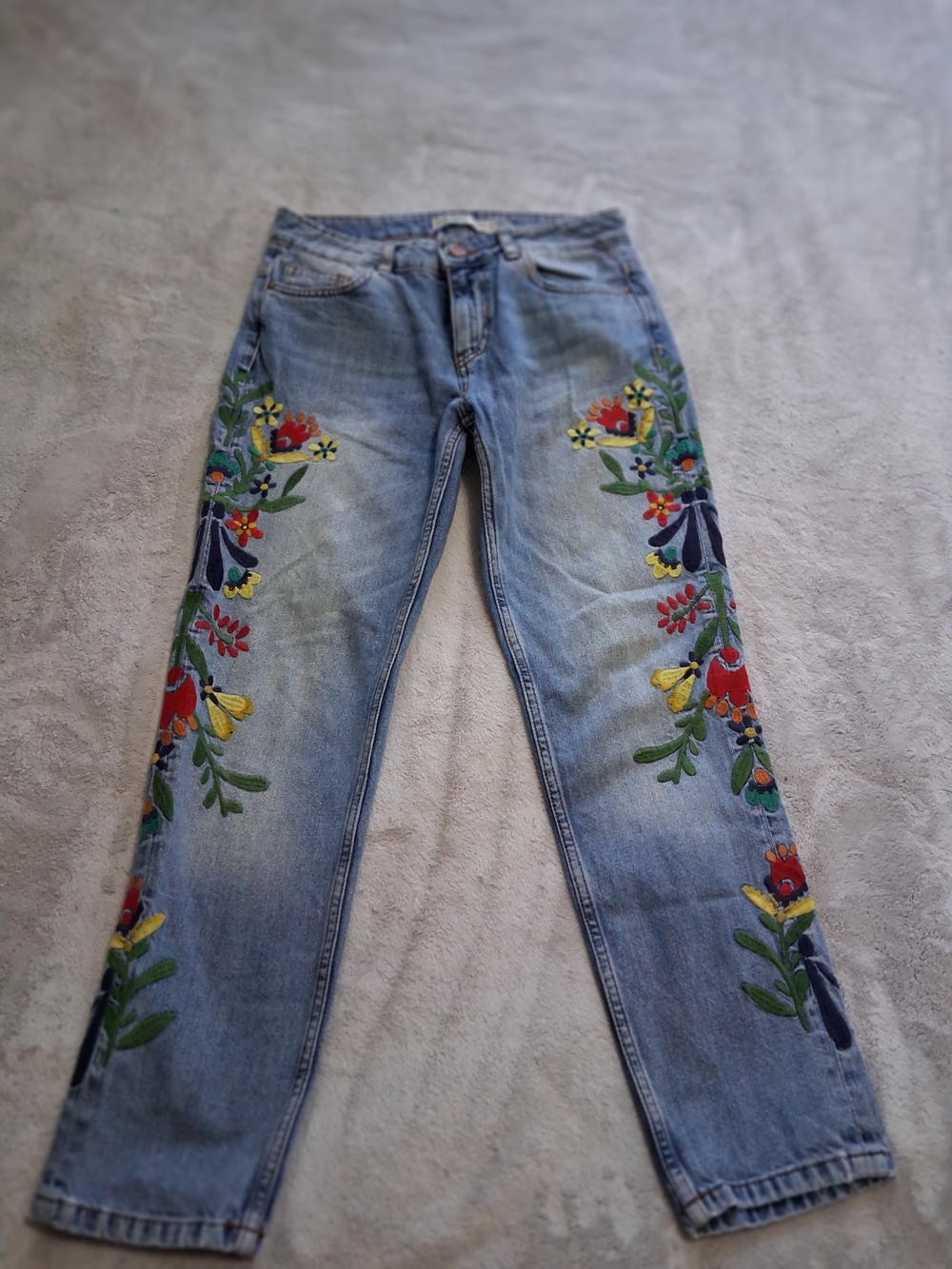 Embroidered Floral Light Blue Women’s Jeans